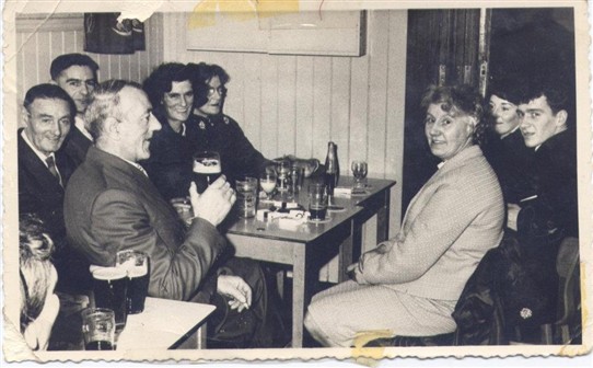 Photo:Paddy Welsh, Wullie Welsh, Jim McGinty, Jean McGinty, Meg Welsh in the Miners' Welfare, 1960s (?)