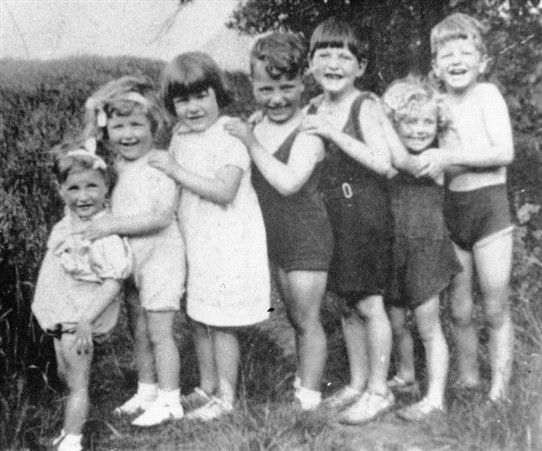 Photo:Some of Ma Moore's grandchildren, c.1936.  (L-R): Sadie Moore, Sadie Irvine (Mrs Prinzel), Cissie Kelly, Henry McMeechan, Alex Kelly, Lawrence Irving, Jim Irving.