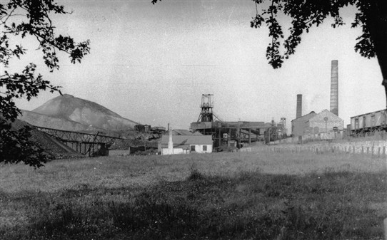 Photo:Loganlea Colliery - general view